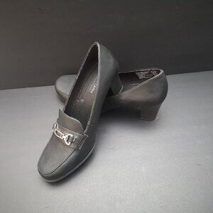 Comfort Plus by Predictions Ladies Size 8W Black Faux Leather Heeled Shoes